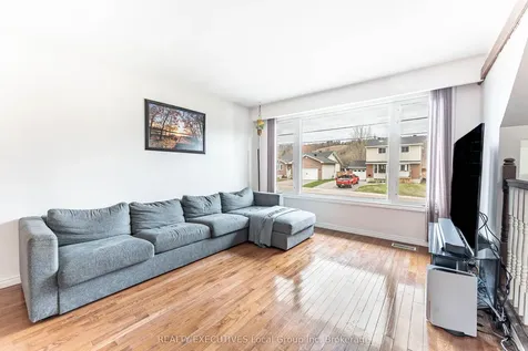699 Norman Avenue North Bay ON P1B 8C2