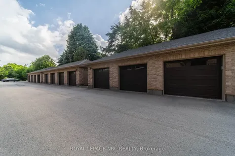 4644 Pettit Avenue Niagara Falls ON L2E 0B4