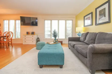 90 Parkdale Avenue Selwyn ON K9L 1K4