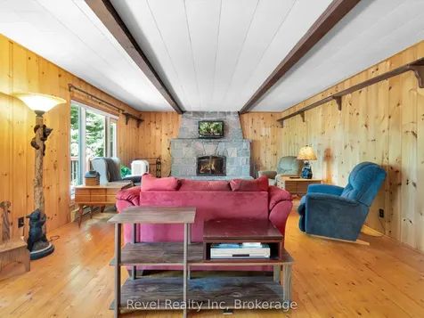 1022 Bird Lake Crescent Bracebridge ON P1L 1X1