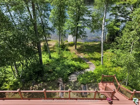 1022 Bird Lake Crescent Bracebridge ON P1L 1X1