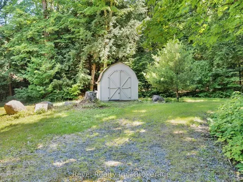 1022 Bird Lake Crescent Bracebridge ON P1L 1X1