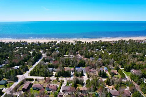 611 York Avenue South Bruce Peninsula ON N0H 2G0