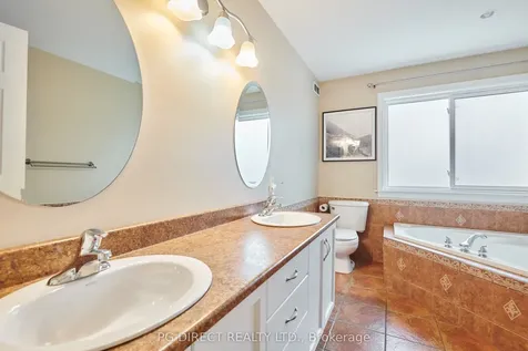 16 Mallard Street Laurentian Valley ON K8A 8N9