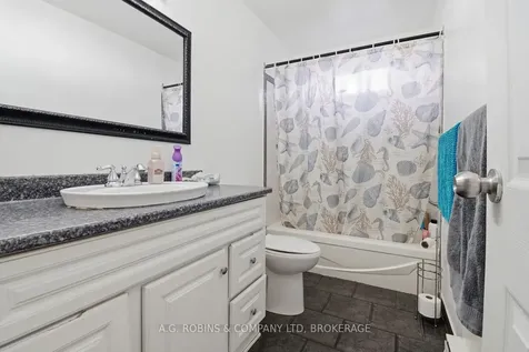 29 Lanark Crescent St. Catharines ON L2M 6E1