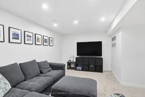258 Fall Fair Way Hamilton ON L0R 1C0
