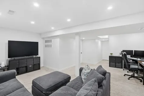 258 Fall Fair Way Hamilton ON L0R 1C0