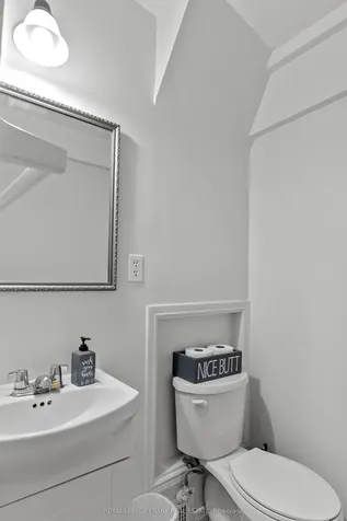 21 Birch Crescent Kawartha Lakes ON K0M 1A0