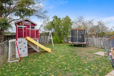 21 Birch Crescent Kawartha Lakes ON K0M 1A0