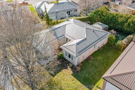 49 Corneil Street Kawartha Lakes ON K9V 5T7
