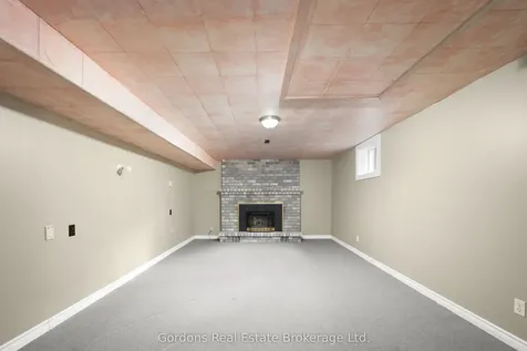 49 Corneil Street Kawartha Lakes ON K9V 5T7