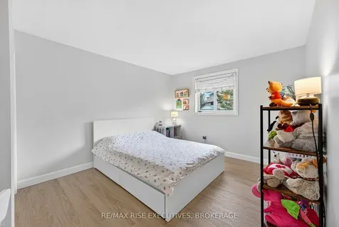 1220 Humberside Drive Kingston ON K7P 2P3