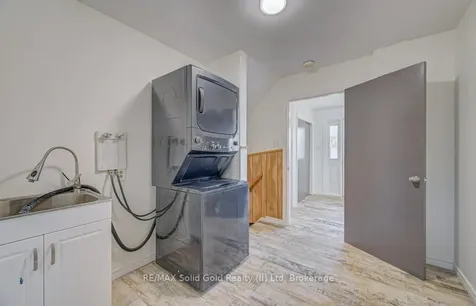79 Woodhaven Road Kitchener ON N2C 1T9