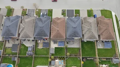 15 Cutts Crescent Hamilton ON L0R 1C0