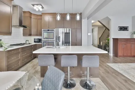 15 Cutts Crescent Hamilton ON L0R 1C0