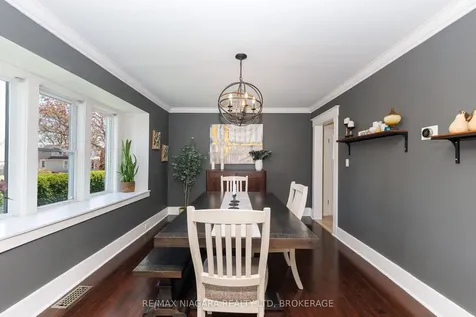 18 Maplecrest Avenue St. Catharines ON L2T 1A8