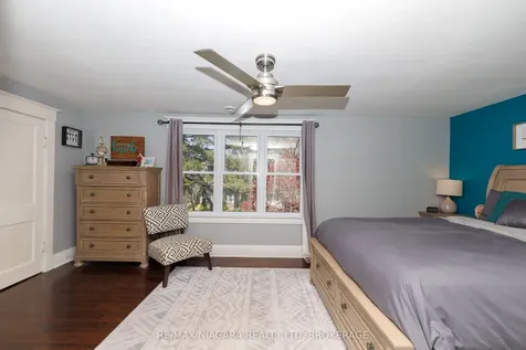 18 Maplecrest Avenue St. Catharines ON L2T 1A8