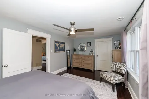 18 Maplecrest Avenue St. Catharines ON L2T 1A8