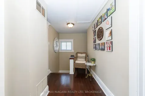 18 Maplecrest Avenue St. Catharines ON L2T 1A8