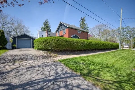 18 Maplecrest Avenue St. Catharines ON L2T 1A8
