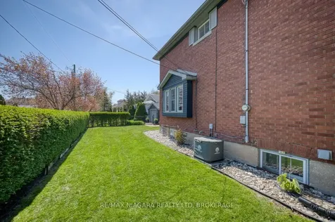18 Maplecrest Avenue St. Catharines ON L2T 1A8