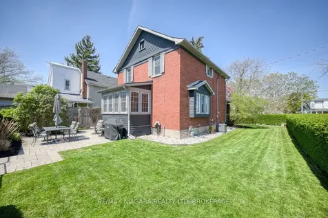 18 Maplecrest Avenue St. Catharines ON L2T 1A8