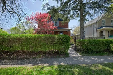 18 Maplecrest Avenue St. Catharines ON L2T 1A8