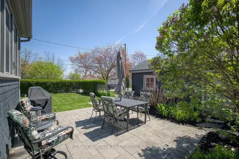 18 Maplecrest Avenue St. Catharines ON L2T 1A8