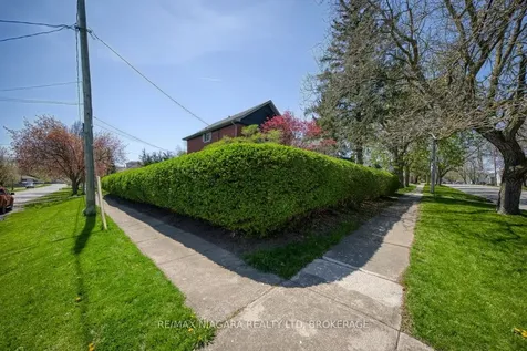 18 Maplecrest Avenue St. Catharines ON L2T 1A8