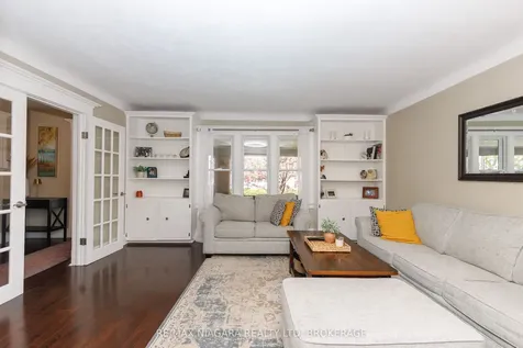 18 Maplecrest Avenue St. Catharines ON L2T 1A8