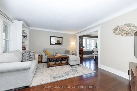 18 Maplecrest Avenue St. Catharines ON L2T 1A8