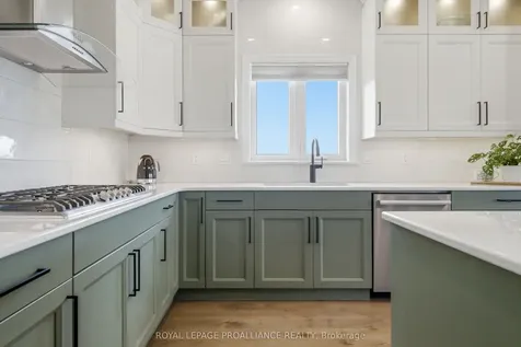 27 Blossom Court Quinte West ON K8V 0E8