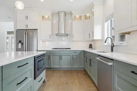 27 Blossom Court Quinte West ON K8V 0E8