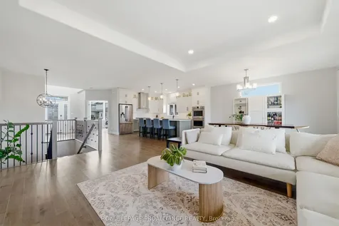 27 Blossom Court Quinte West ON K8V 0E8