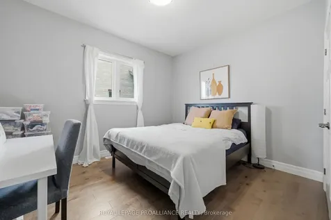 27 Blossom Court Quinte West ON K8V 0E8