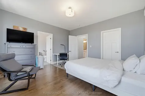 27 Blossom Court Quinte West ON K8V 0E8