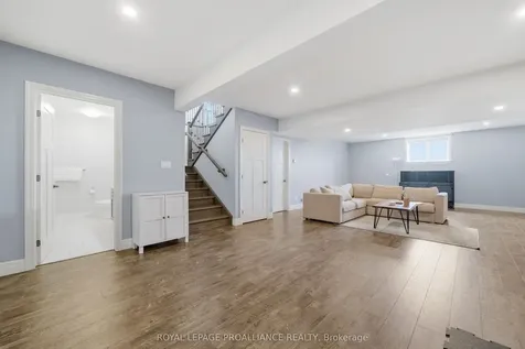 27 Blossom Court Quinte West ON K8V 0E8