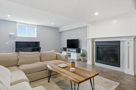 27 Blossom Court Quinte West ON K8V 0E8
