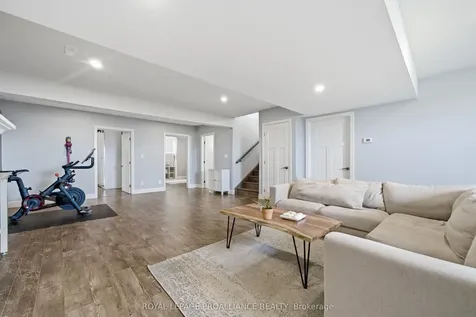 27 Blossom Court Quinte West ON K8V 0E8