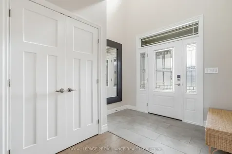 27 Blossom Court Quinte West ON K8V 0E8