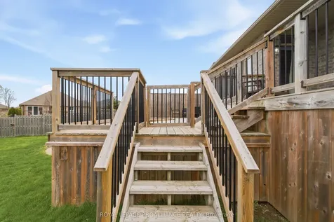 27 Blossom Court Quinte West ON K8V 0E8