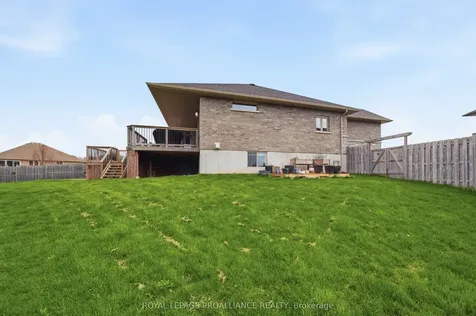 27 Blossom Court Quinte West ON K8V 0E8