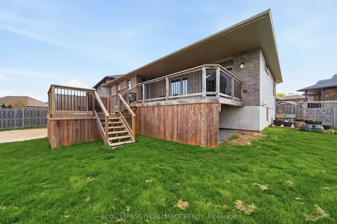 27 Blossom Court Quinte West ON K8V 0E8