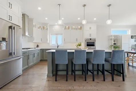 27 Blossom Court Quinte West ON K8V 0E8