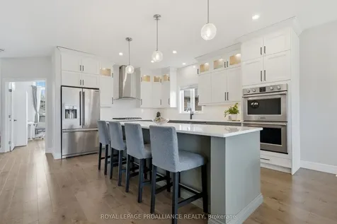 27 Blossom Court Quinte West ON K8V 0E8