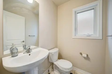24 Sycamore Street Welland ON L3C 0H8