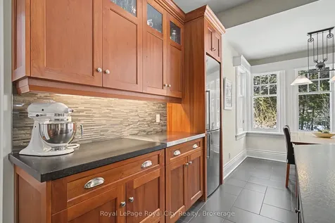 61 Cambridge Street Guelph ON N1H 2V1