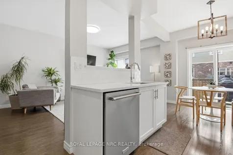 107 Dunrobin Lane Grimsby ON L3M 4E8