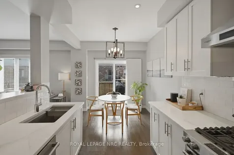 107 Dunrobin Lane Grimsby ON L3M 4E8
