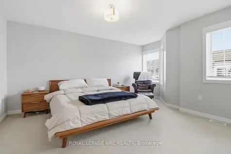 107 Dunrobin Lane Grimsby ON L3M 4E8